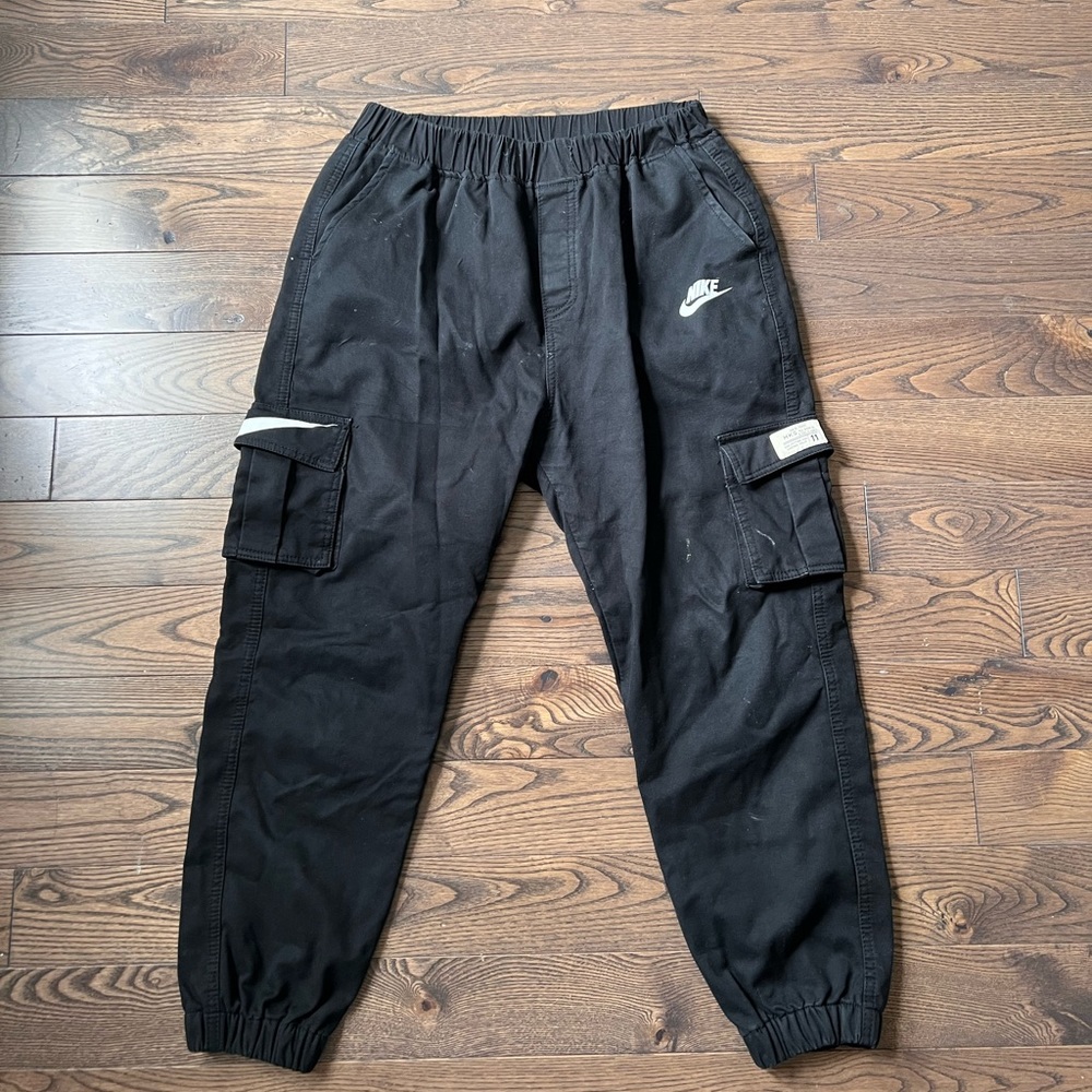 Nike cargo pants (M)